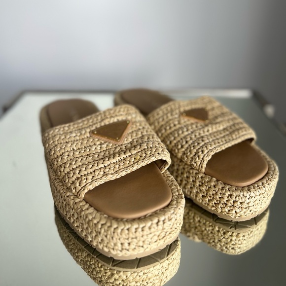 Like new Prada Crochet Raffia flatform slides $1,150 38 - Picture 6 of 15